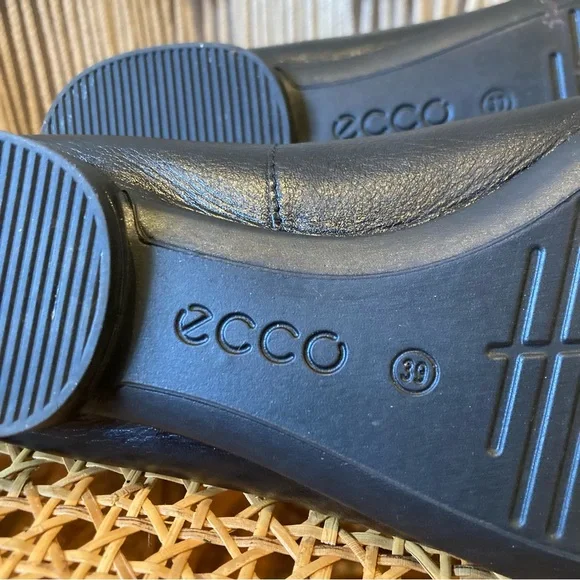 Ecco Leather Slipper Shoes - Picture 6 of 8